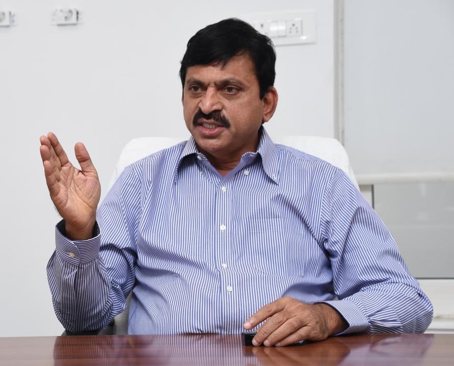 అద్భుతంగా వరి దిగుబడి: మంత్రి