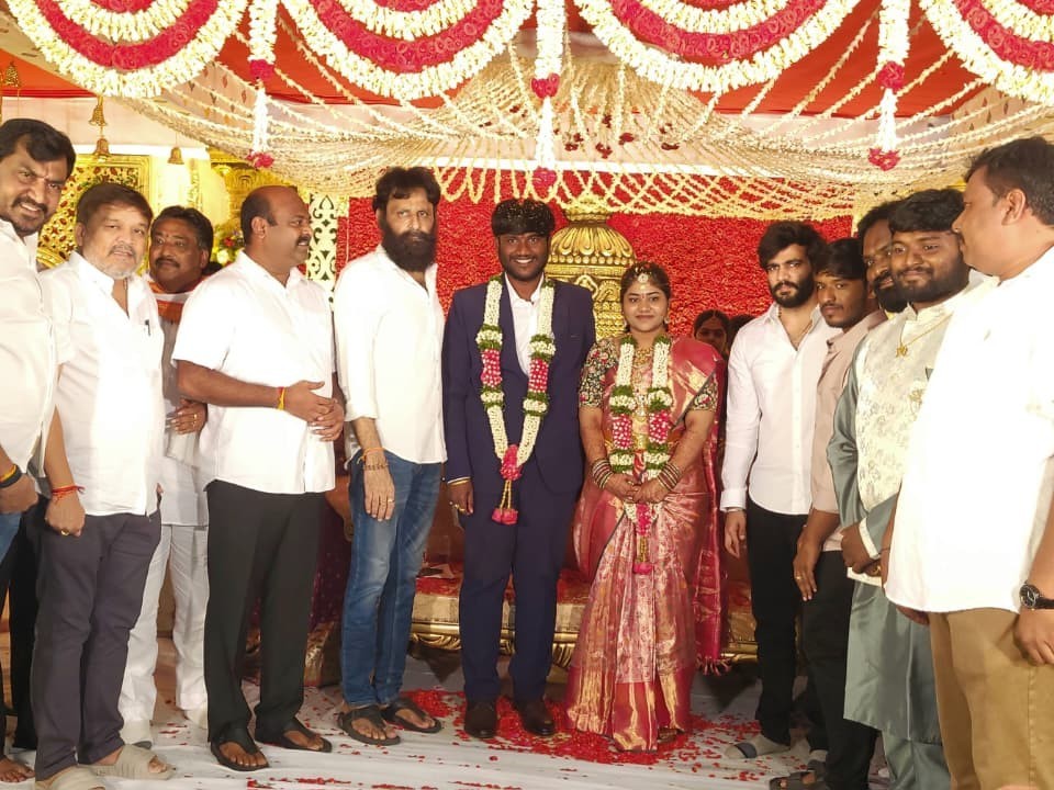 మాజీ మంత్రిని కలిసిన బైరెడ్డి
