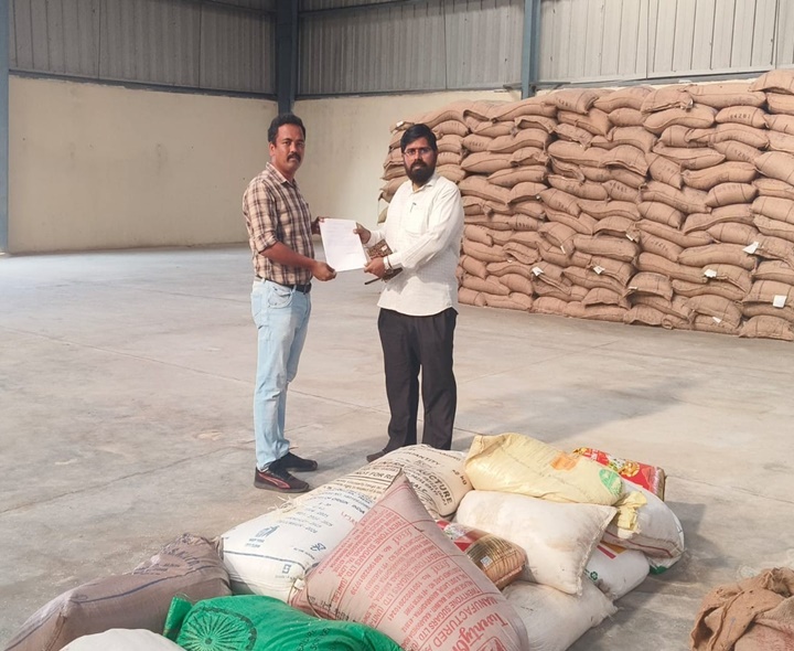 FLASH: 450 కిలోల రేషన్ బియ్యం సీజ్..!