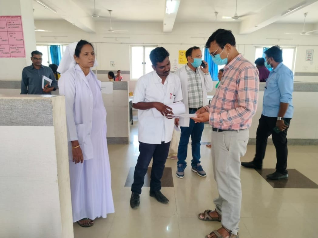 ఏరియా ఆసుపత్రిని తనిఖీ చేసిన డీసీహెచ్ఎస్