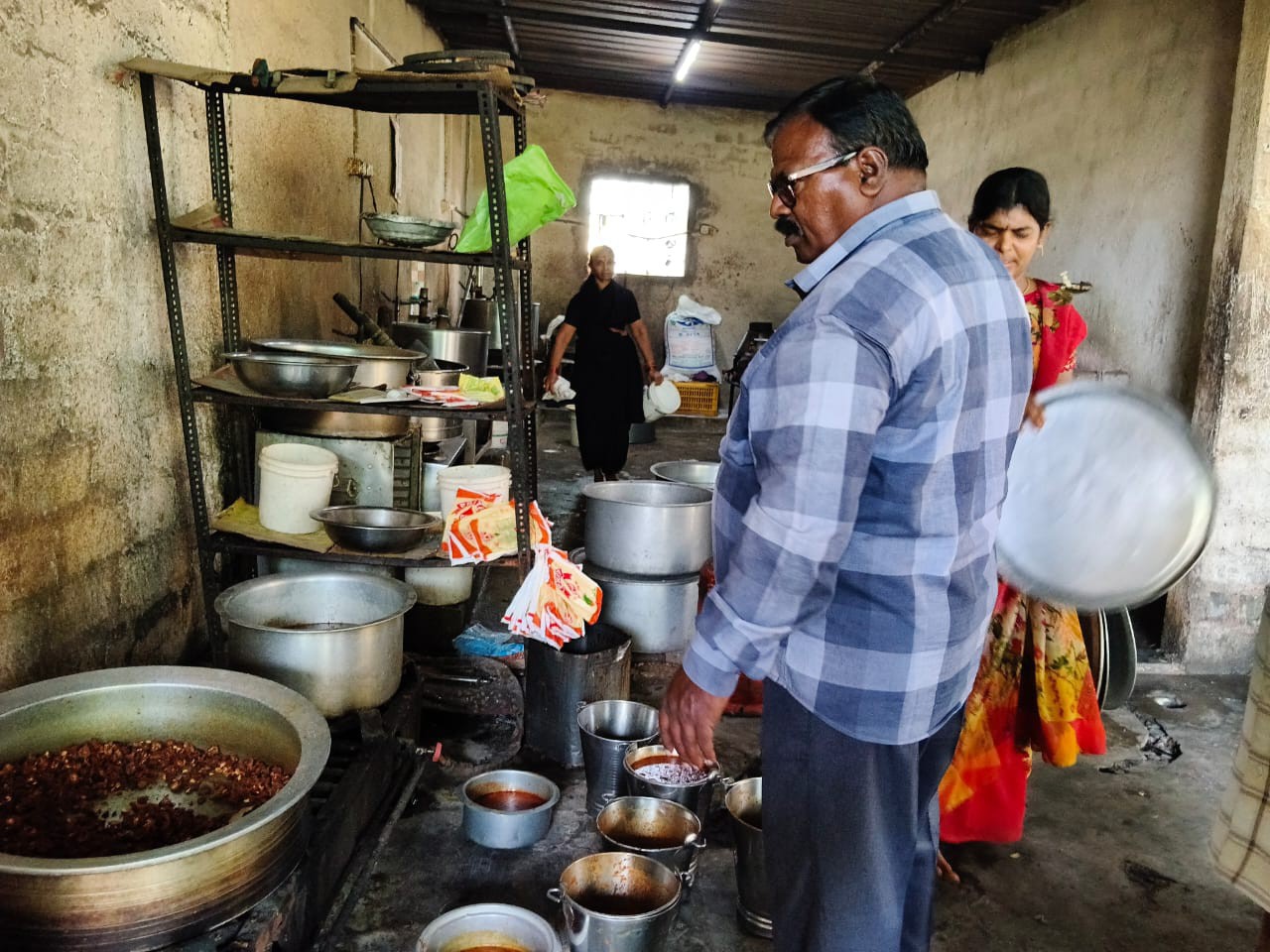 హోటల్లో బూజు పట్టిన చట్నీ.. రూ. 10వేలు జరిమానా