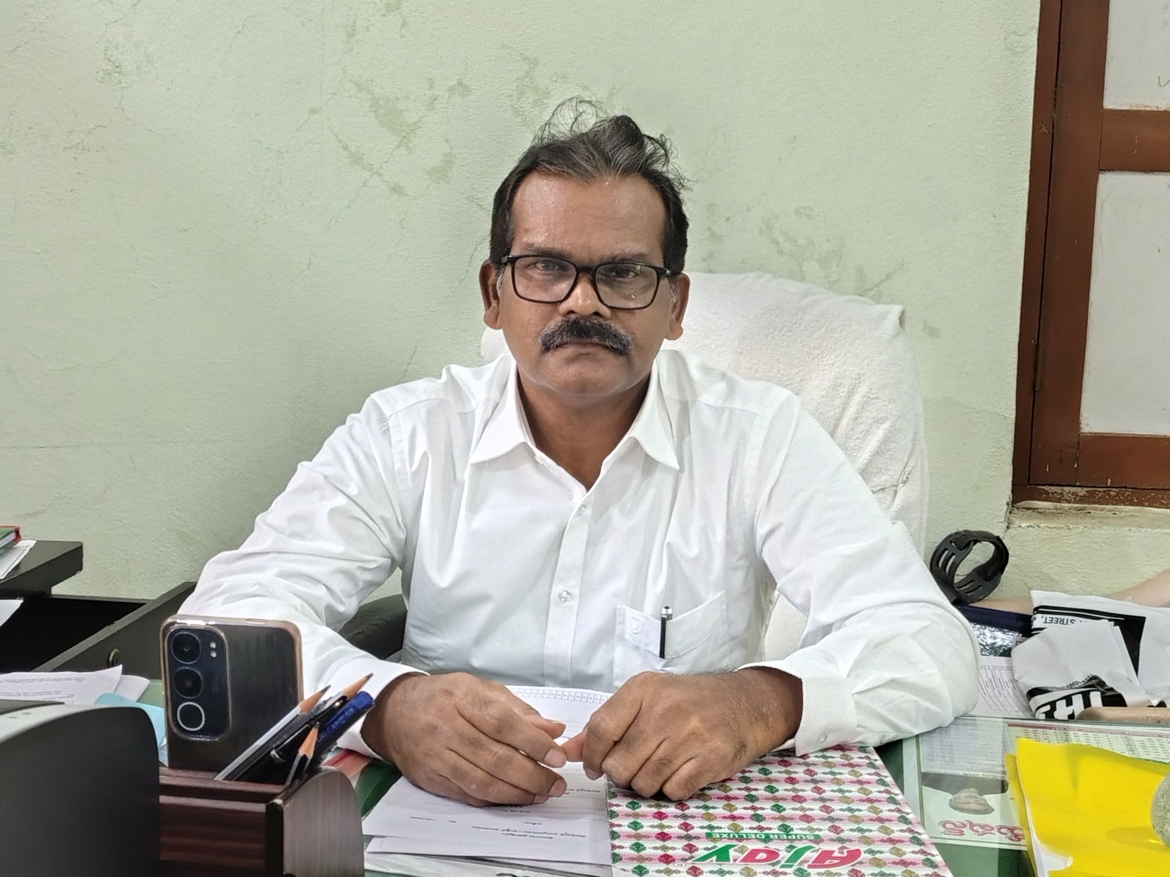 గ్రామ పరిపాలన అధికారుల సేవలు ప్రారంభం