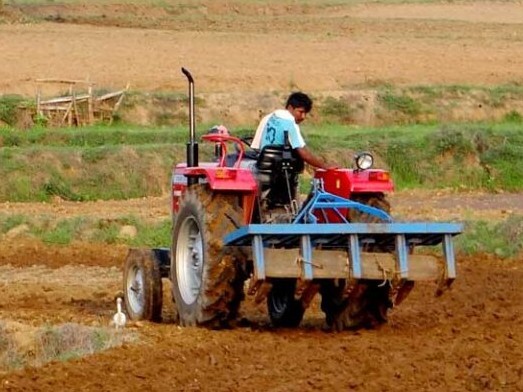 వ్యవసాయ పరికరాలకు దరఖాస్తులు ఆహ్వానం