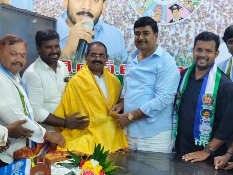 ‘ప్రభుత్వ వ్యతిరేకతను ప్రజల్లోకి తీసుకువెళ్లండి’