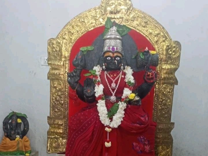 చౌడేశ్వరి దేవి ఆలయంలో ప్రత్యేక పూజలు