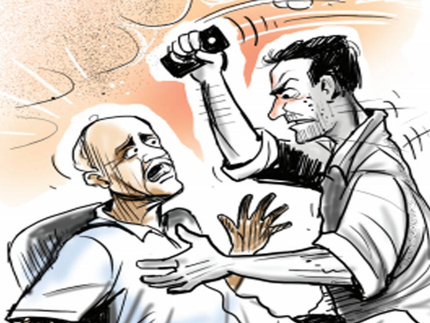 పుంగనూరులో ఆస్తి కోసం తండ్రిపై దాడి