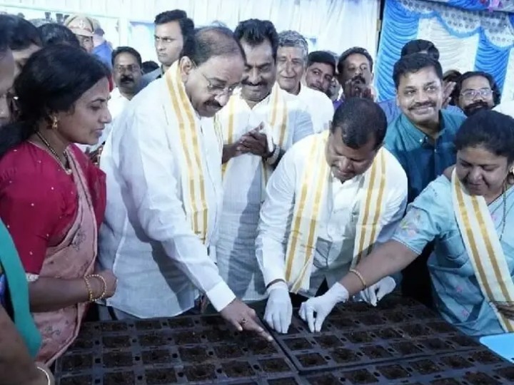 రైతులతో ముఖాముఖి కార్యక్రమంలో పాల్గొన్న మంత్రి