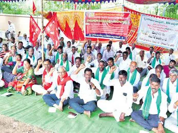 ‘RRR అలైన్‌మెంట్‌ మార్చాలి’