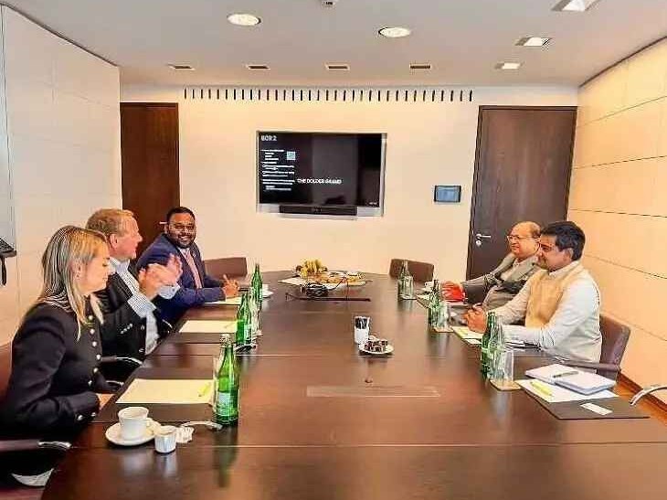 విదేశీ పర్యటనలో‌ బిజీగా మంత్రి కొండపల్లి