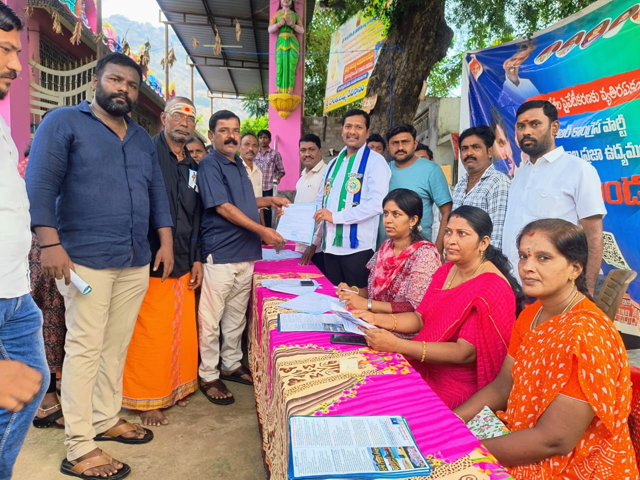 మెడికల్ కాలేజీల ప్రైవేటీకరణపై కోటి సంతకాల సేకరణ