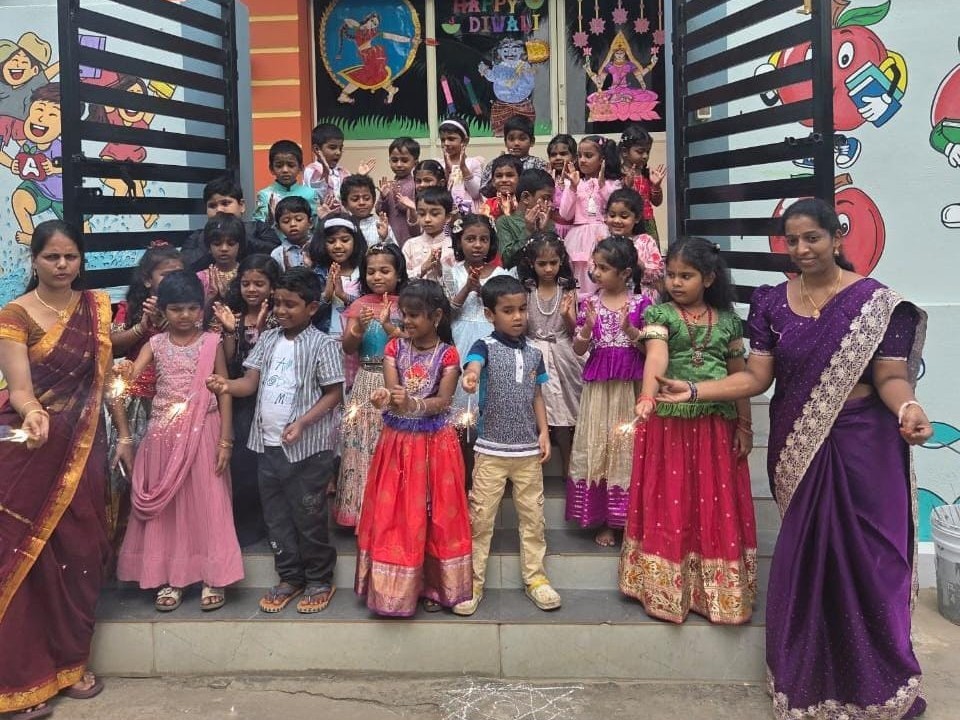 మండపేటలో ఘనంగా ముందస్తు దీపావళి వేడుకలు