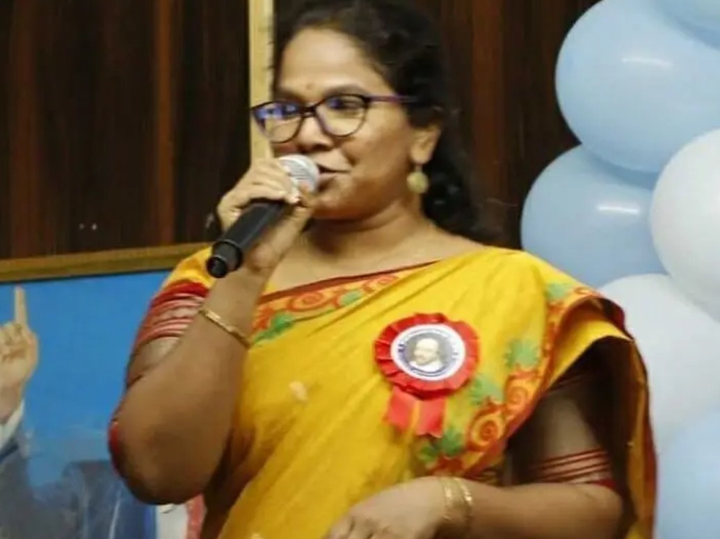 న్యాయ కళాశాలలో రిపోర్ట్ చేయండి