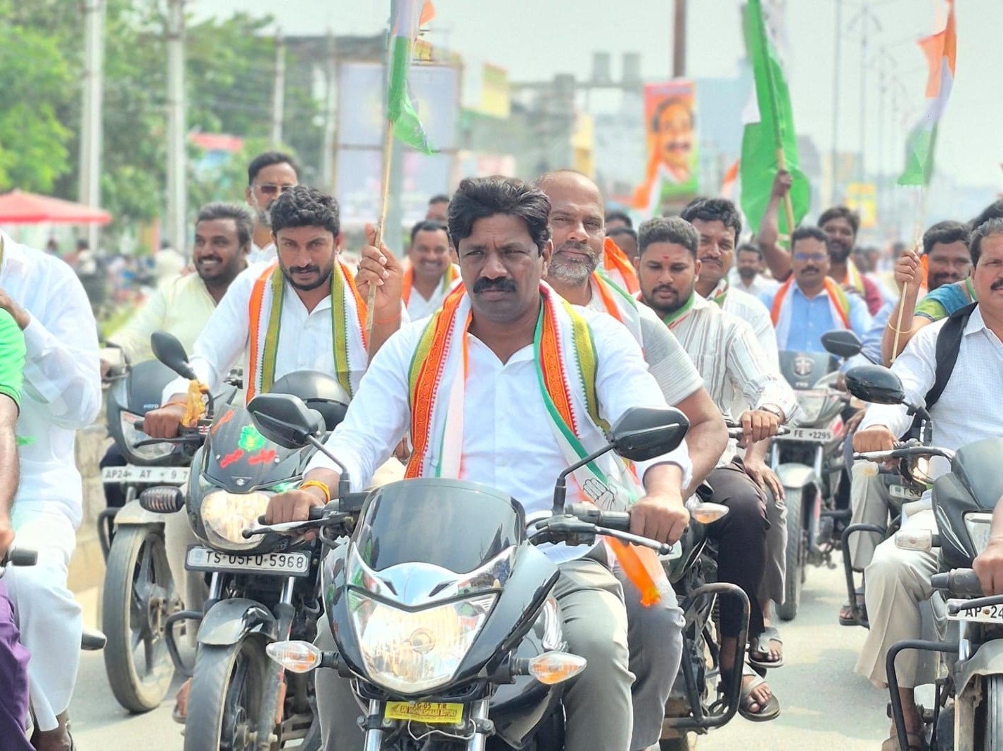 BCబంద్‌లో పాల్గొన్న MLA వేముల వీరేశం