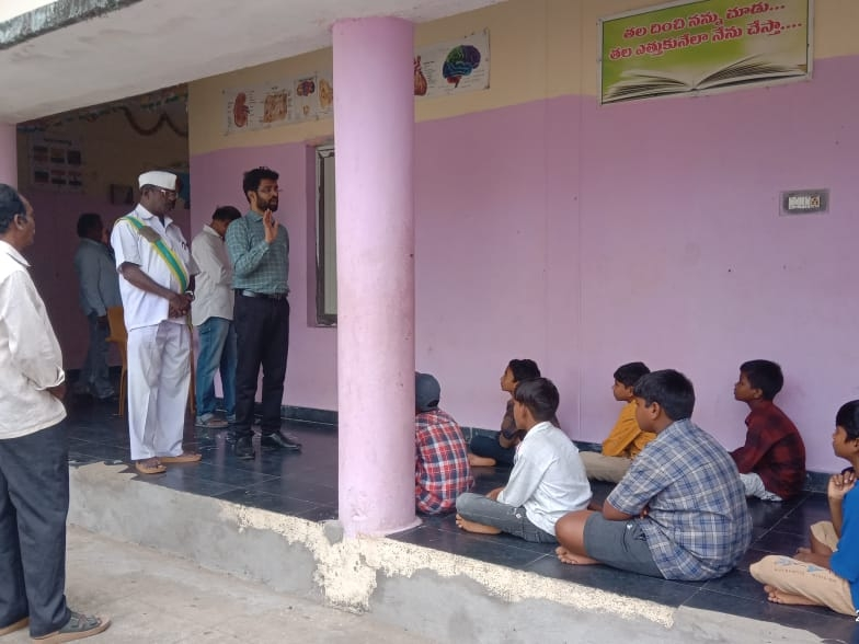 వసతి గృహాలను సందర్శించిన న్యాయమూర్తి