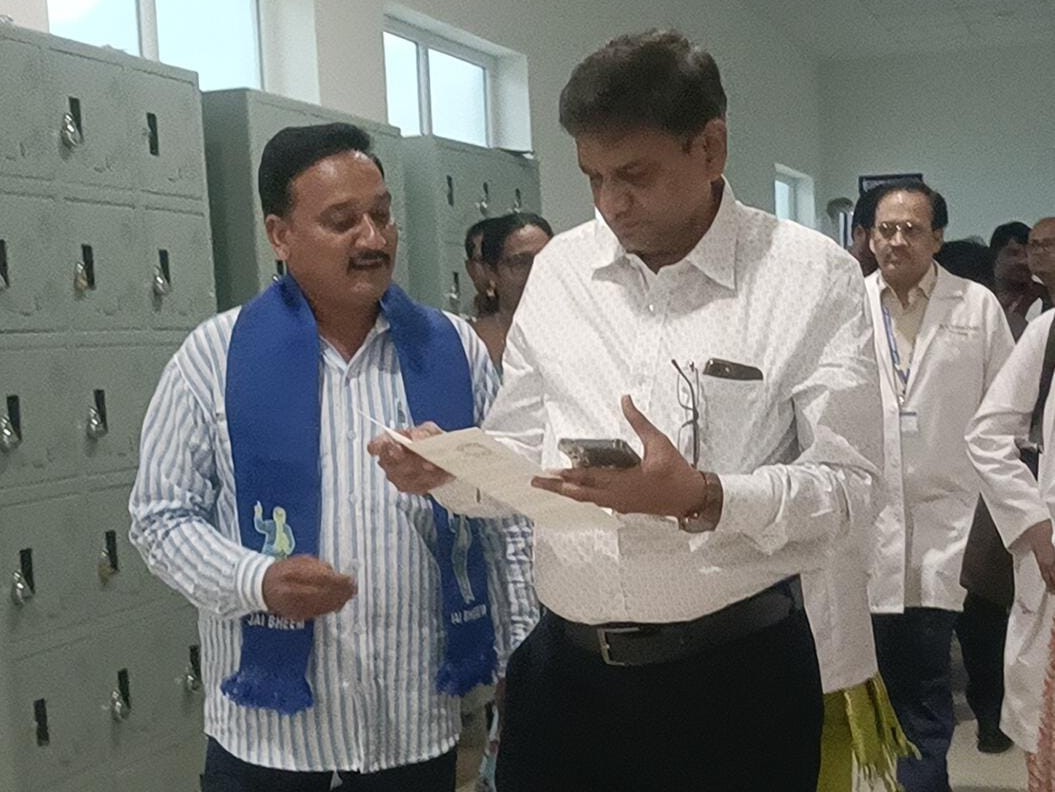 ప్రభుత్వాసుపత్రిని మెడికల్ కళాశాలకు మార్చండి