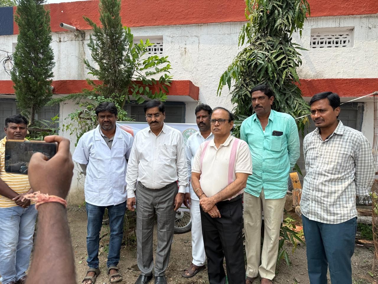 ‘వ్యాధి కారణంగా పలు ఉత్పత్తులు కొనడం లేదు’