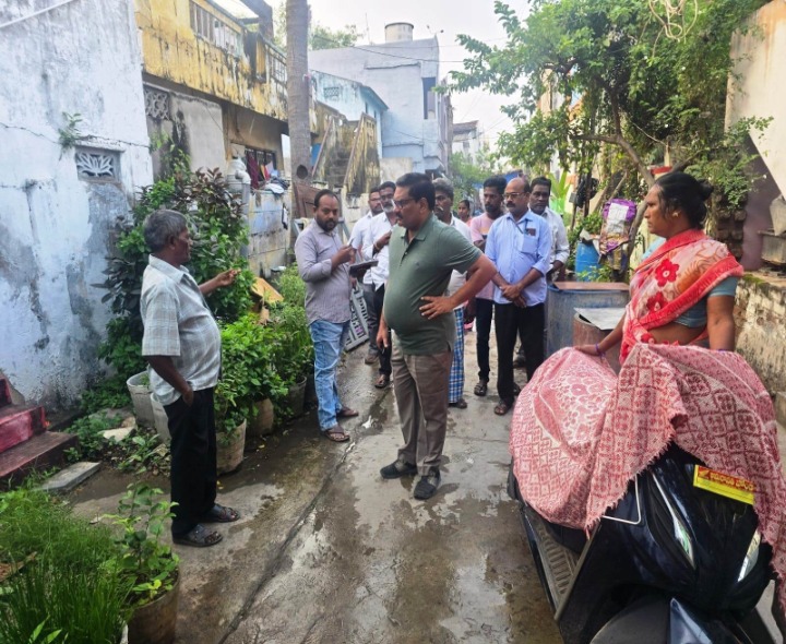 ‘పారిశుధ్య పనుల్లో సిబ్బంది, అధికారులు భాధ్యతగా ఉండాలి’