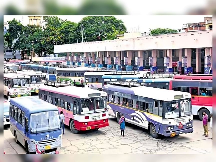 BREAKING: రోడ్డెక్కిన బస్సులు