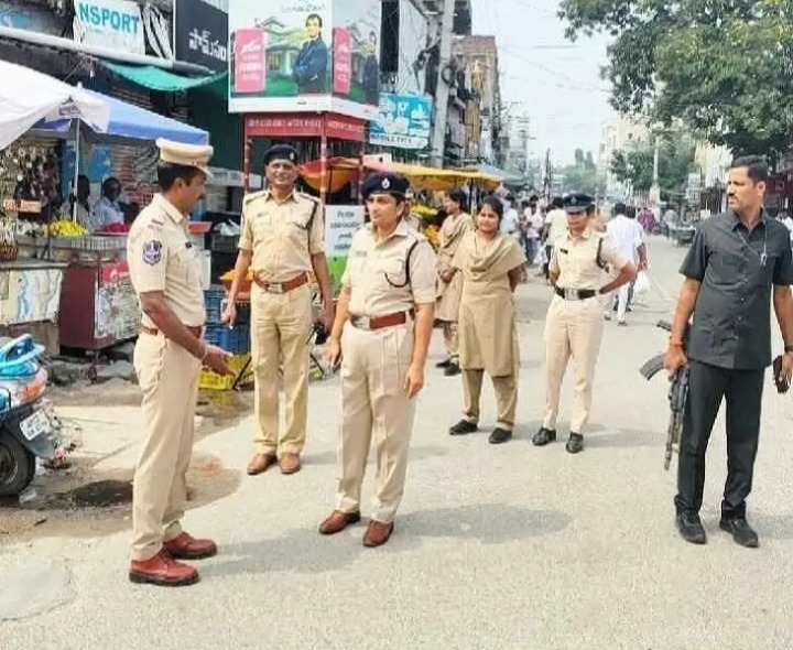 పోలీస్ బందోబస్తు ఏర్పాట్లను పరిశీలించిన ఎస్పీ