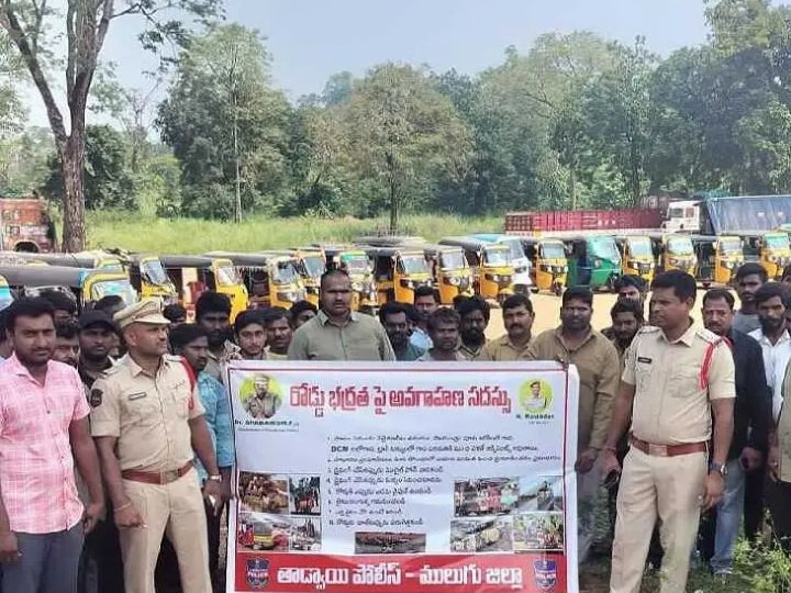 ఆటో డ్రైవర్లు రోడ్డు నిబంధనలు పాటించాలి: సీఐ