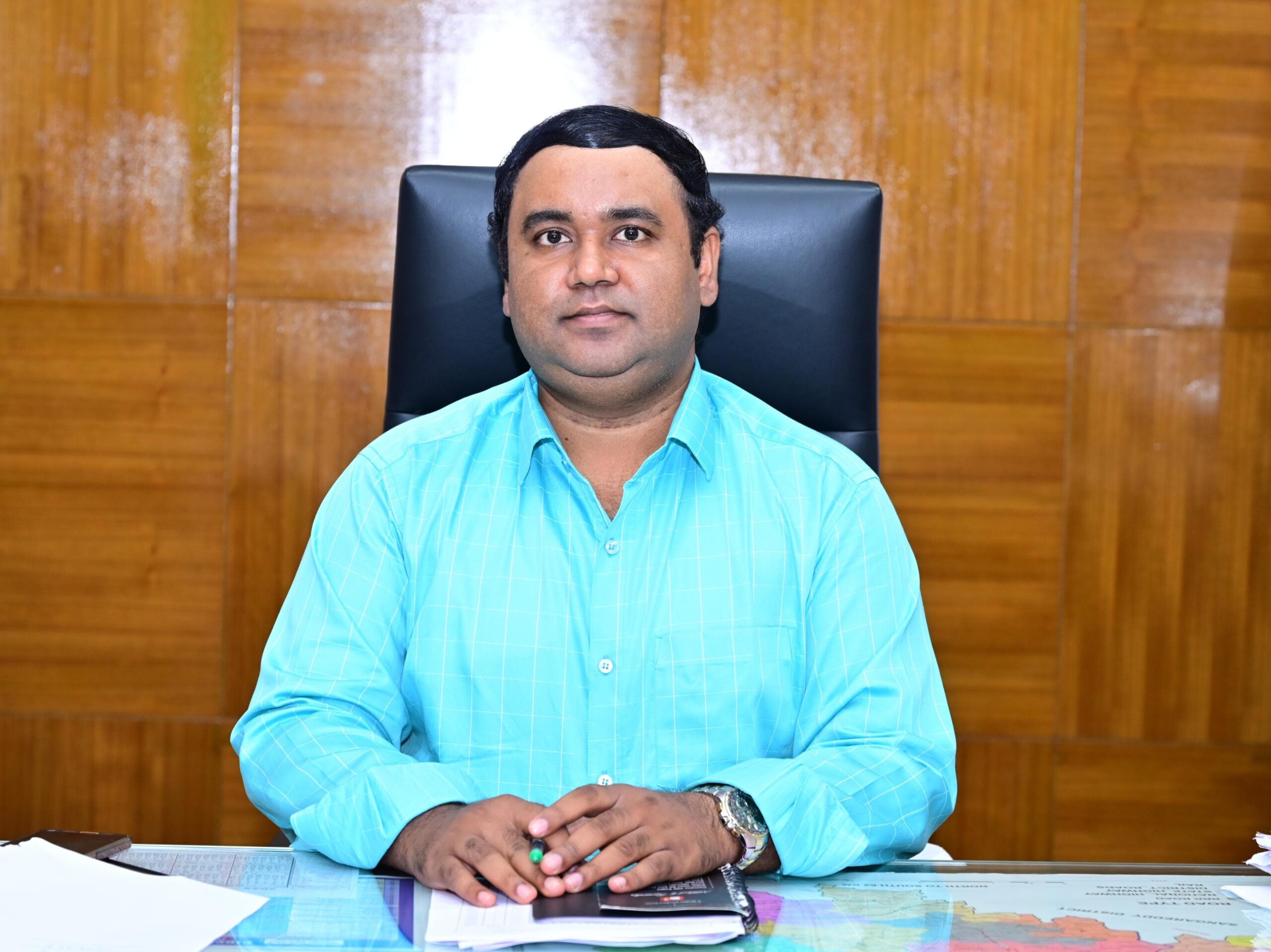 ప్రజలకు శుభాకాంక్షలు తెలిపిన కలెక్టర్