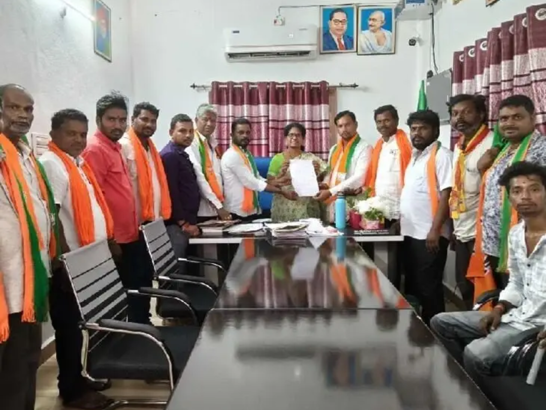 బీసీలకు 42% రిజర్వేషన్లు అమలు చేయాలి: బీజేపీ
