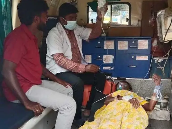 “పత్తి చేనులో పనిచేస్తుండగా.. మహిళకు పాము కాటు”