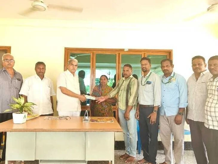 ఆ కుటుంబానికి ఆర్థిక సాయం చేసిన బ్యాంక్ ఛైర్మన్