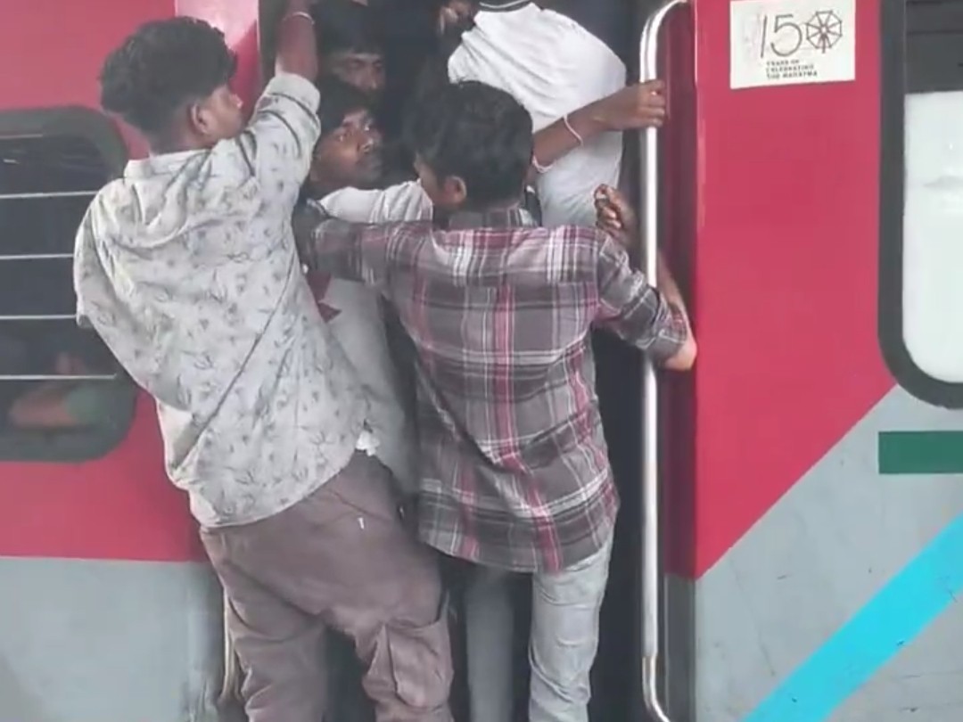 రైళ్లపై బీసీ బంద్ ఎఫెక్ట్.. ఇదీ పరిస్థితి..!
