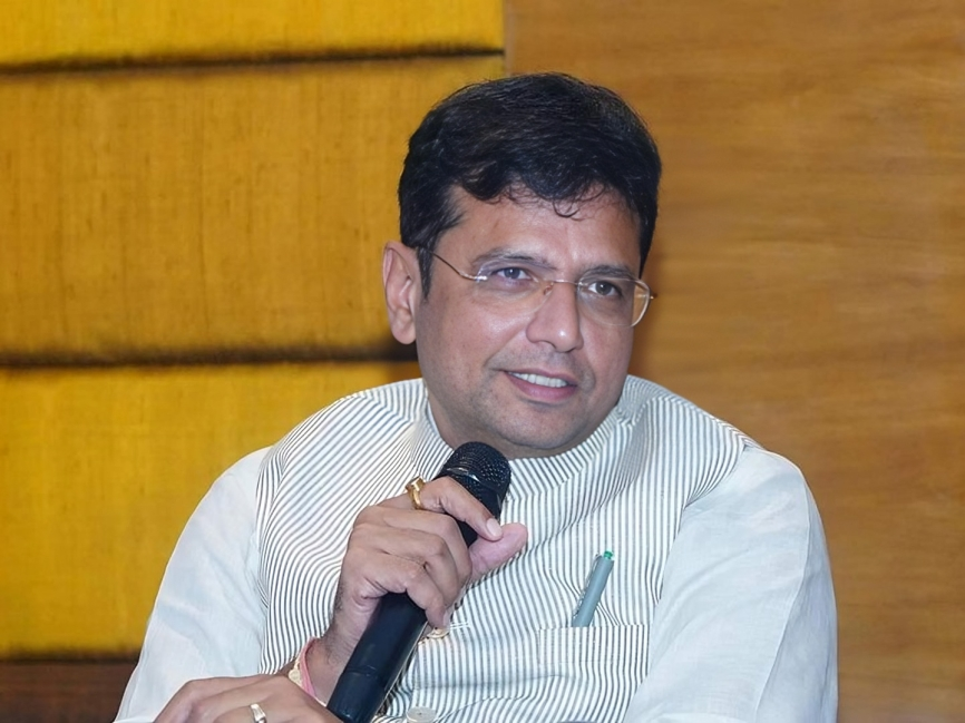 ‘దండుపాళ్యం పాలన ఎవరిదో తెలుసు’