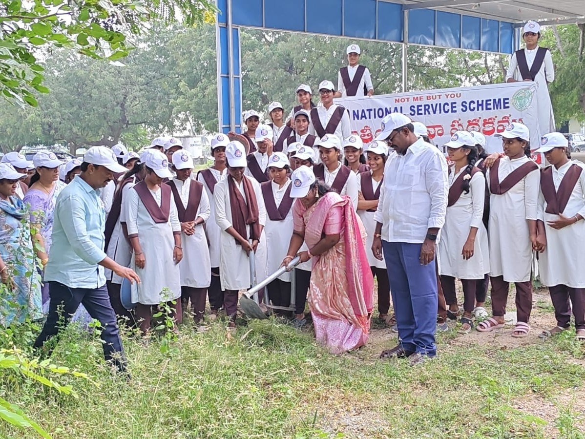 నర్సింగభట్లలో  NSS క్యాంపు సేవా కార్యక్రమాలు