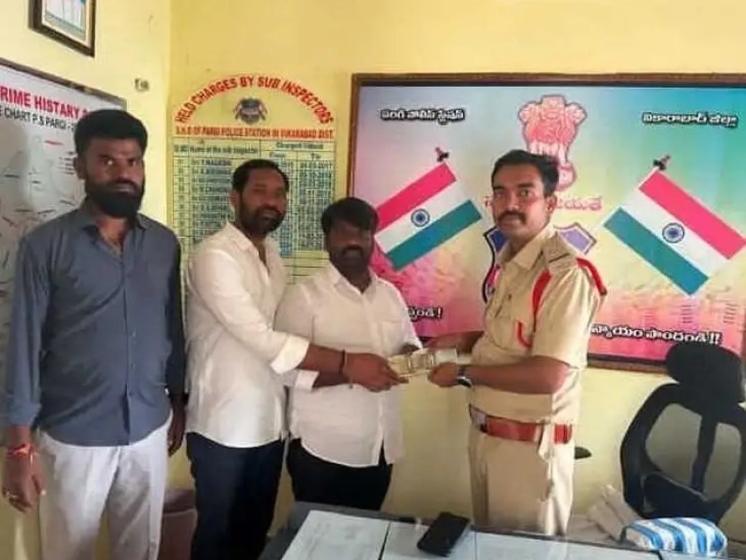 సీసీ కెమెరాల ఏర్పాటుకు భారీ విరాళం