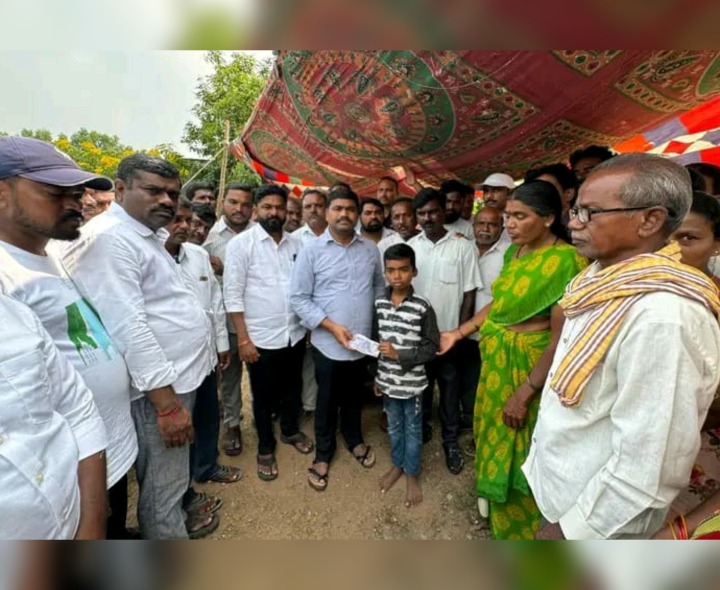 బాలుడికి అండగా ఎమ్మెల్యే