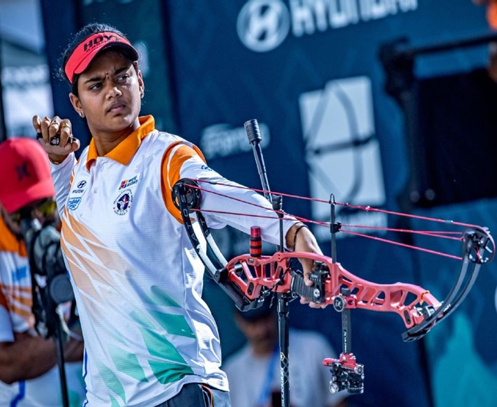 మహిళల కాంపౌండ్‌లో కాంస్యంతో చరిత్ర