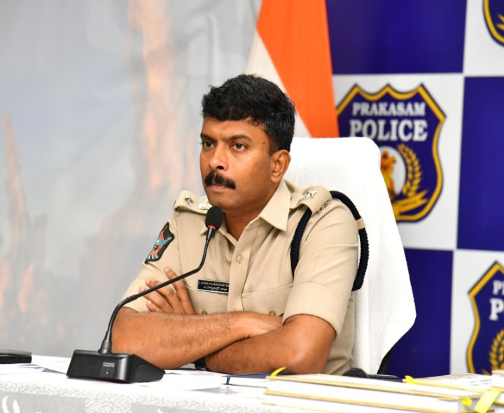 ప్రకాశం జిల్లాలో పోలీసుల దాడులు