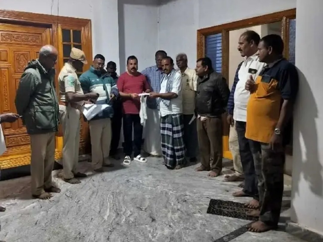 పంటలు కోల్పోయిన రైతులకు నష్టపరిహారం