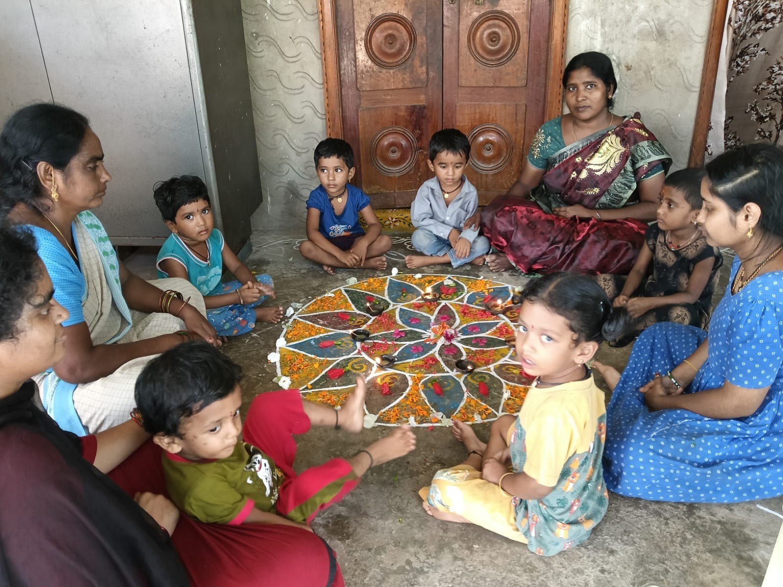 అంగన్వాడీ కేంద్రాల్లో ఘనంగా దీపావళి వేడుకలు