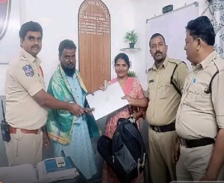 నగదు మిస్సింగ్.. నిజాయితీ రూపంలో తిరిగొచ్చాయి