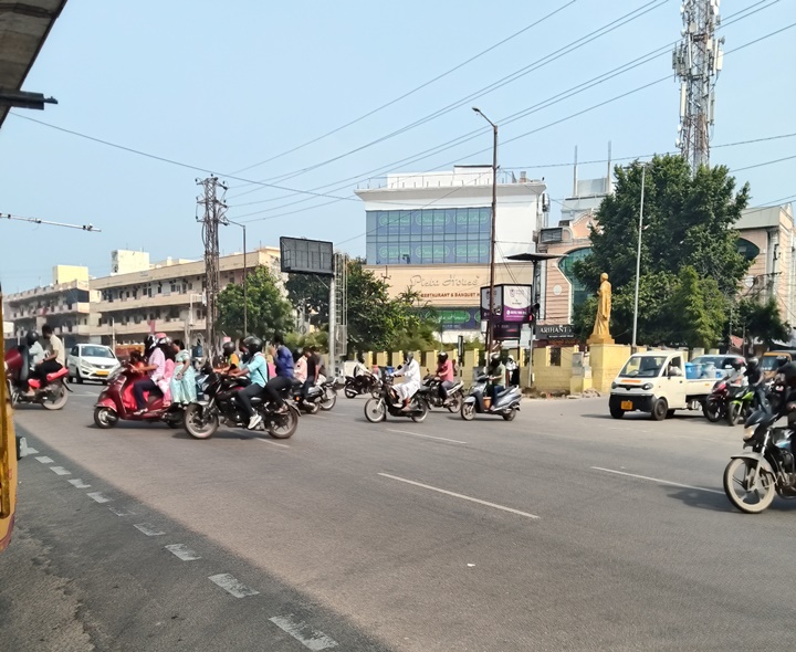 ఈ మార్గంలో ట్రాఫిక్.. శాశ్వత పరిష్కారం ఎక్కడ..?