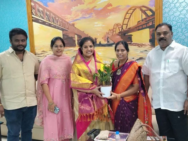 రాజమండ్రి ఎంపీకి ఘన స్వాగతం పలికిన నేతలు