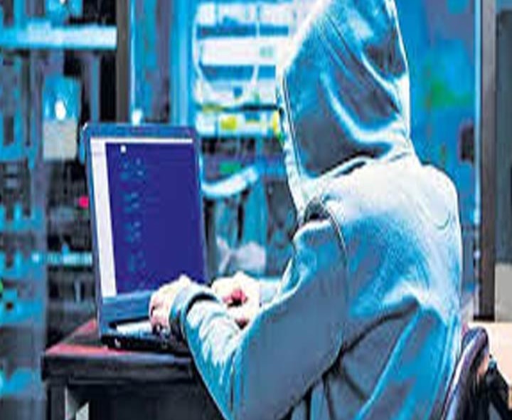 సచివాలయంలో ఐటీ మంత్రి పేషీ పేరుతో రూ.1.77కోట్లు టోకరా!