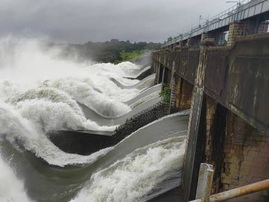 ‘నదీ పరివాహక ప్రాంత ప్రజలు అప్రమత్తంగా ఉండాలి’
