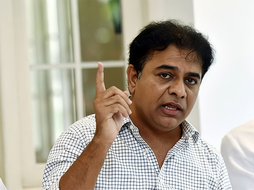 ‘సీఎం సహా మంత్రుల ఇళ్లు చెరువుల్లోనే ఉన్నాయి’