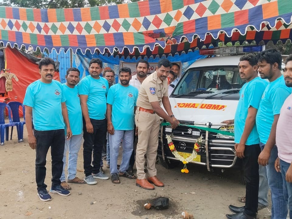 నూతన అంబులెన్స్ సర్వీస్‌ను ప్రారంభం