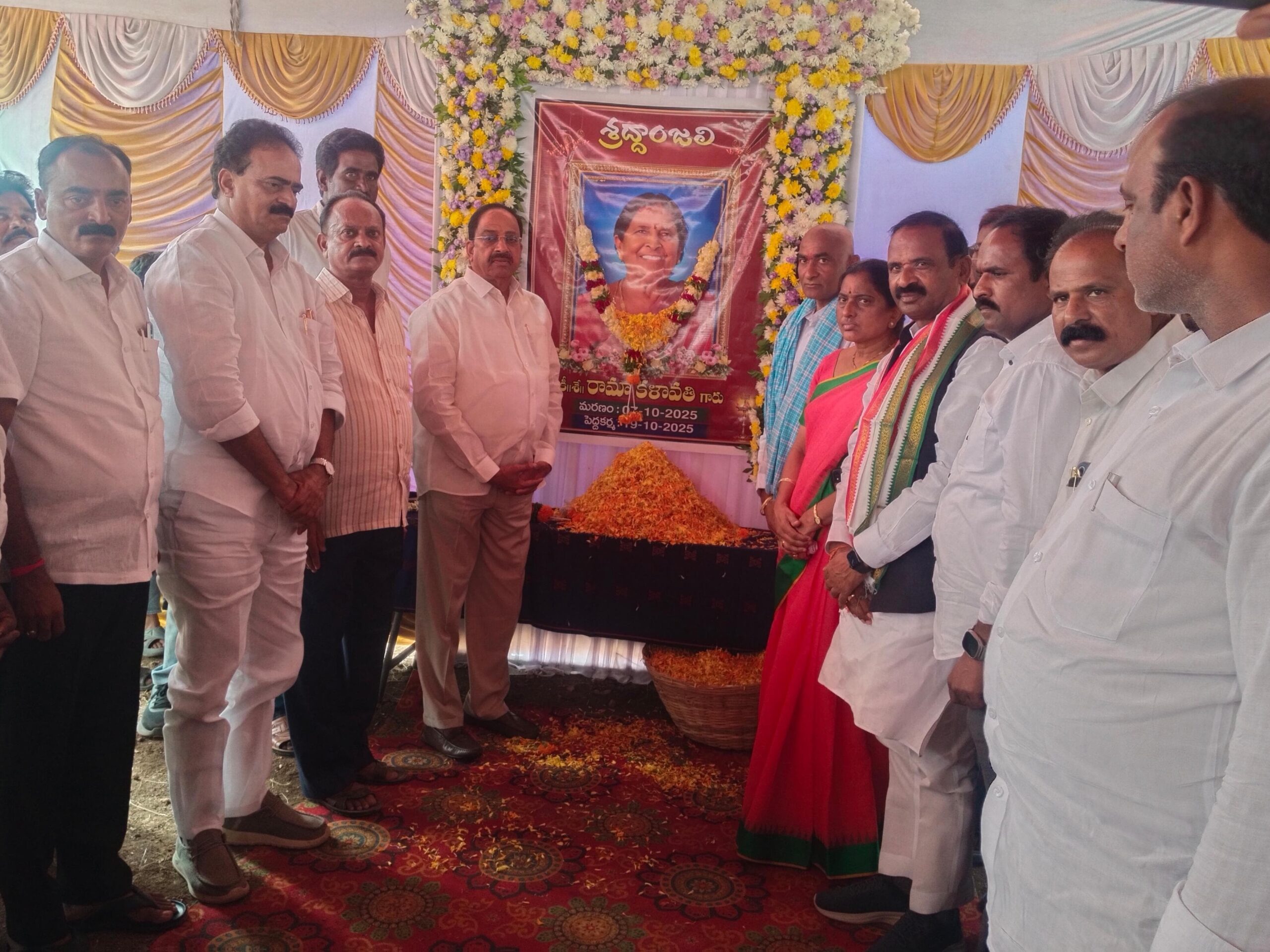 రామా కళావతికి నివాళి అర్పించిన మంత్రి తుమ్మల