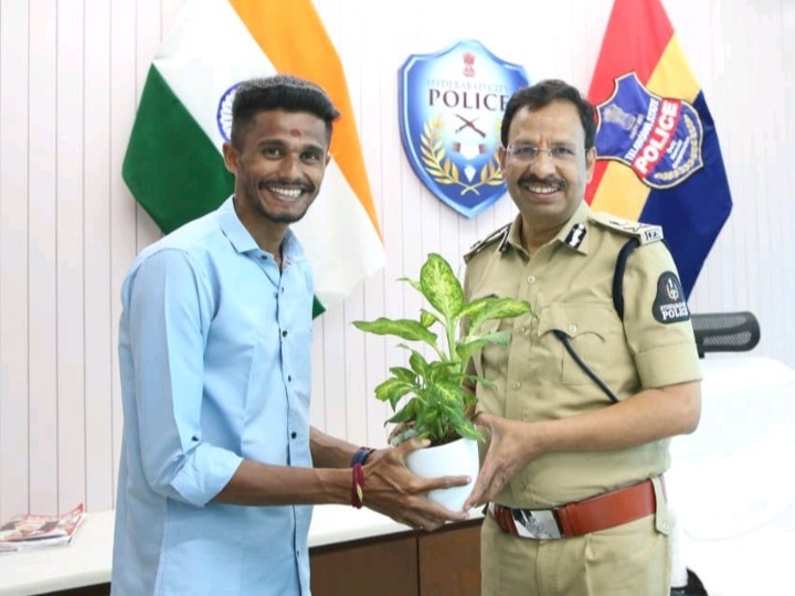 సజ్జనార్ ఆదర్శాలే నాకు స్ఫూర్తి: ఇంద్ర కుమార్