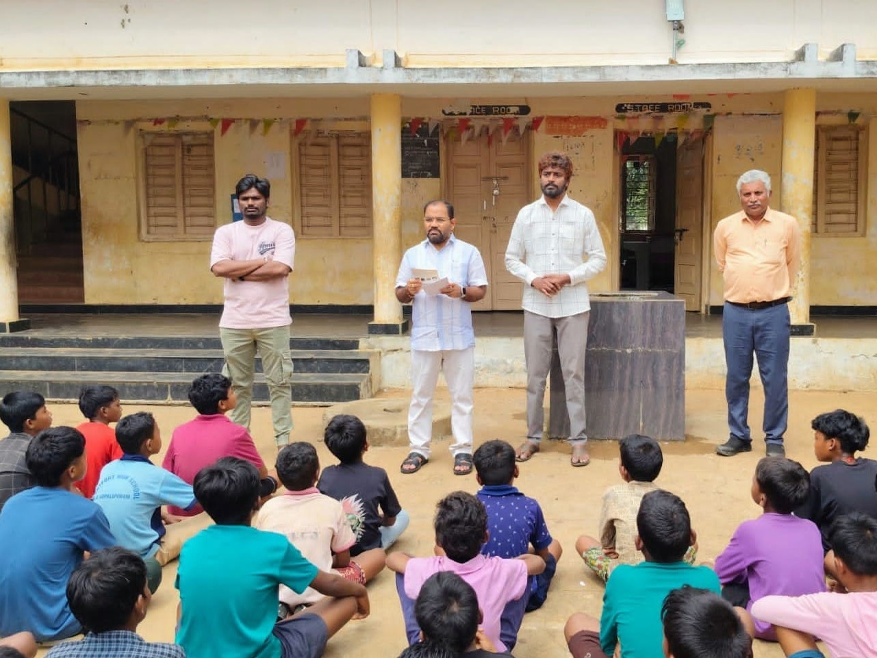 ‘విద్యార్థుల ఆరోగ్యంపై నిరంతర పర్యవేక్షణ’