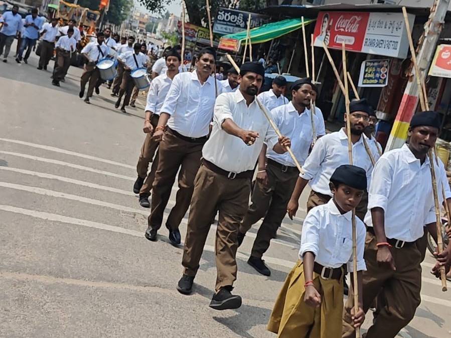 జఫర్గడ్ లో ఆర్ఎస్ఎస్ పద సంచలాన్