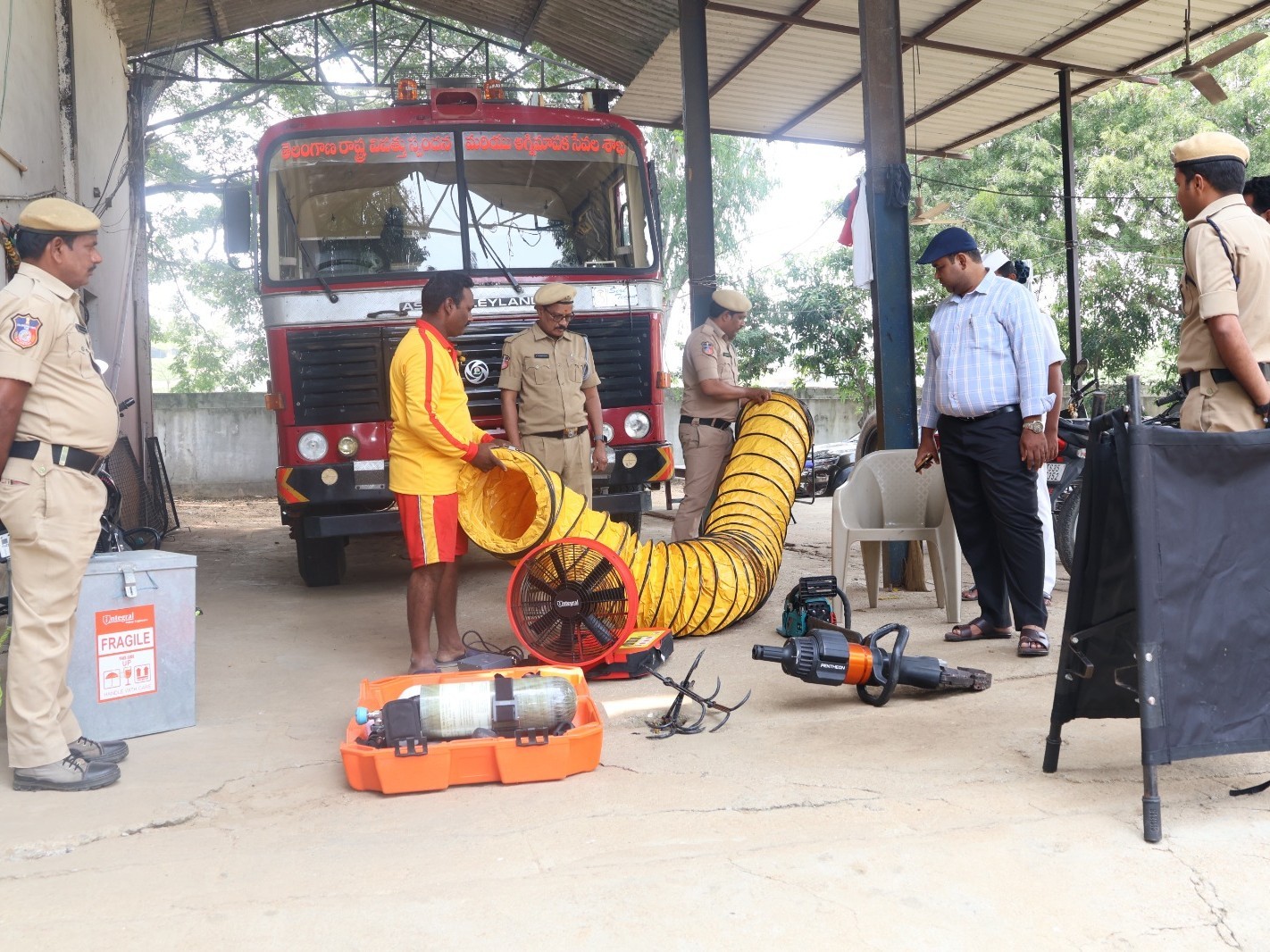 ‘ప్రజల ఫిర్యాదుకు వెంటనే స్పందించాలి’