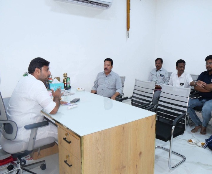 పట్టణ అభివృద్ధిపై MLA నసీర్ సమీక్ష